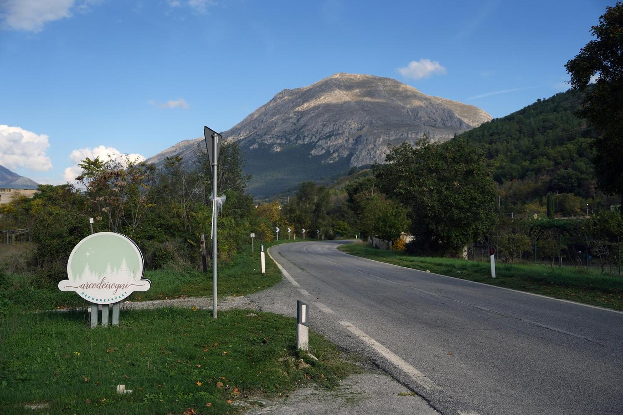 Arco Dei Sogni Bed&Breakfast Celano Esterno foto